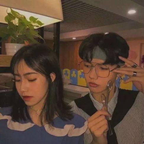 国产情侣做爱自拍,自拍摄影下的浪漫时光  第3张