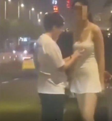 国产女同视频,细腻情感与独特视角的视听盛宴  第3张